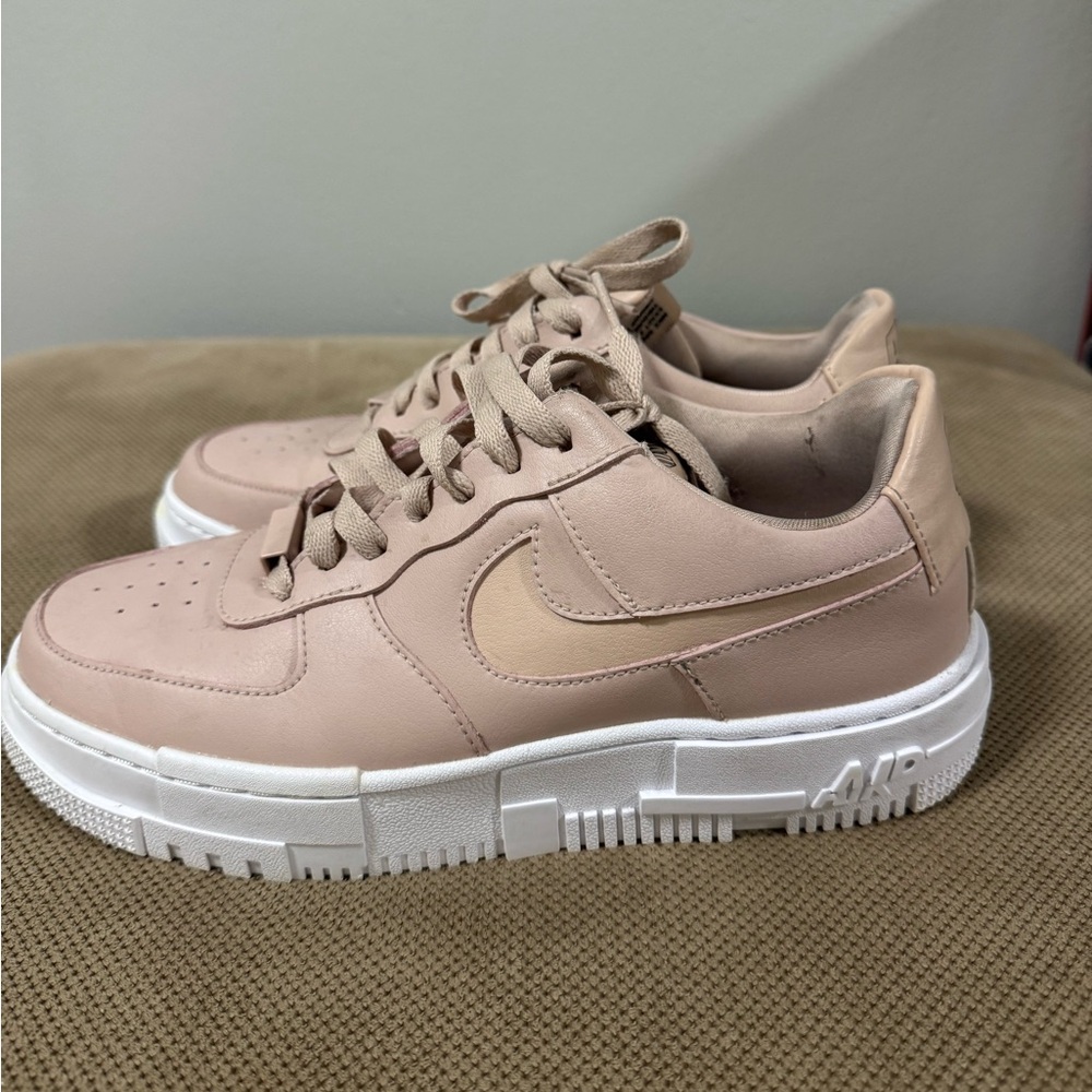 Wmns Air Force 1 'Pixel Particle - Picture 4 of 11